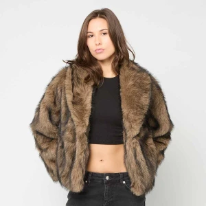 Urban Classics Short Faux Fur Jacket kobiety Bomberki brązowy rozmiar Odzież