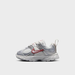 V5 RNR Toddlers Nike srebrny