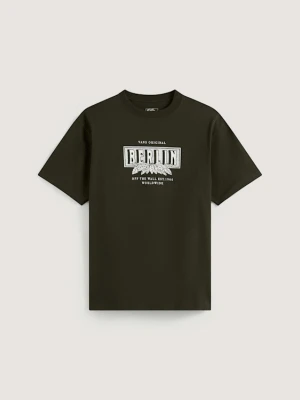 Vans - Berlin Off The Wall SS Tee Obsidian Fern, male, Zielony, Size: