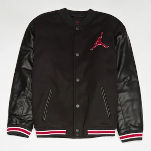 Jordan Varsity uniseks Kurtki preppy czarny rozmiar Odzież