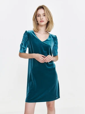 Velvetowa sukienka w kolorze morskiej zieleni Top Secret