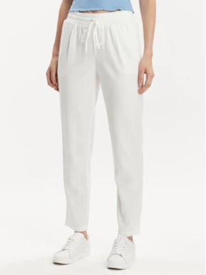 Vero Moda Spodnie materiałowe Jesmilo 10279691 Biały Regular Fit