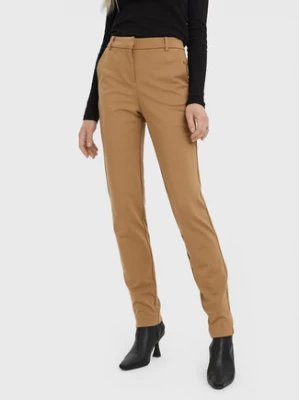 Vero Moda Spodnie materiałowe Luccalilith 10258104 Brązowy Regular Fit