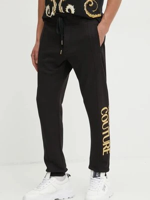 Versace Jeans Couture spodnie dresowe bawełniane kolor czarny z nadrukiem 77GAAT05 CF00T