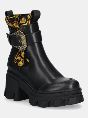 Versace Jeans Couture sztyblety damskie kolor czarny na słupku 79VA3S84 ZS867 G89