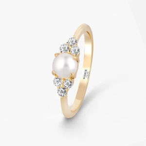 W.KRUK Pierścionek srebrny z perłą