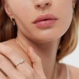 W.KRUK Pierścionek złoty z cyrkoniami Ceremonials