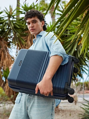 Walizka kabinowa na 4 kółkach granatowa Puccini