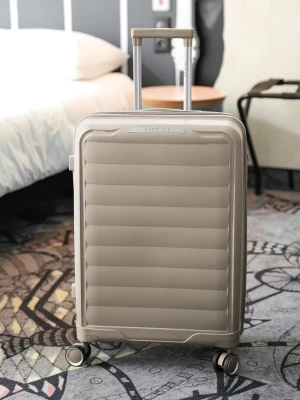 Walizka kabinowa z polipropylenu beżowa Puccini