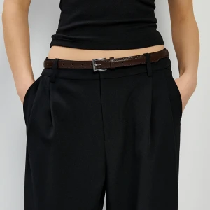 Wąski pasek ze srebrną klamrą brązowy House