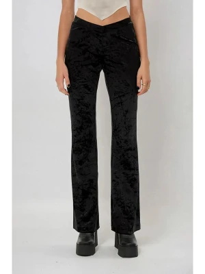 Weekday Spodnie w kolorze czarnym rozmiar: 40
