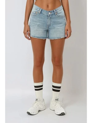 Weekday Szorty dżinsowe w kolorze błękitnym rozmiar: W27