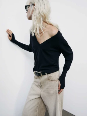 Wełniany sweterek z dekoltem w serek PATRIZIA PEPE