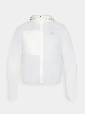 Wiatrówka Nike Performance