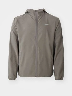 Wiatrówka Nike Performance