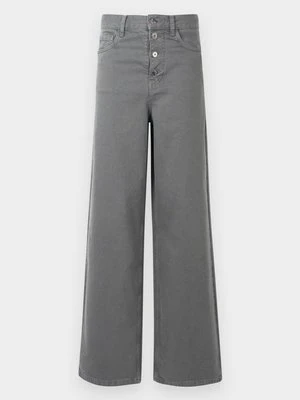 Wide leg AERON