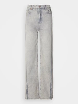Wide leg Boss