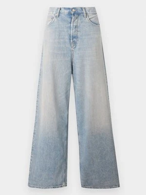 Wide leg Replay