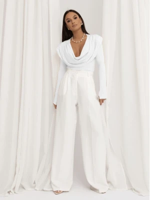 Wiskozowa bluzka z dekoltem woda OLYMPE - biała  magmac 