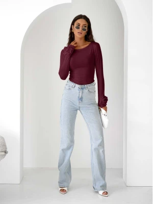 Wiskozowa bluzka z różą na rękawie ELIJA - bordowa  magmac 