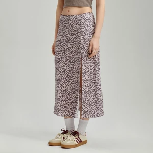 Wiskozowa spódnica midi z rozcięciem i wzorem House