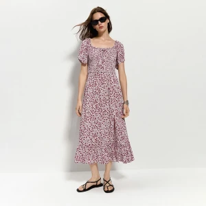 Wiskozowa sukienka midi w romantyczne kwiaty House