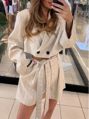 Wiskozowe krótkie spodenki w prążek VIANA - beżowe  magmac 