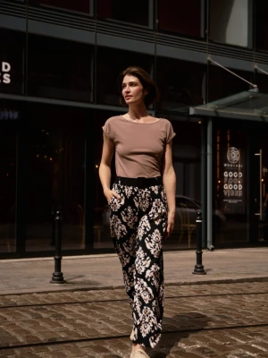 Wiskozowe spodnie z paskiem czarne Moodo