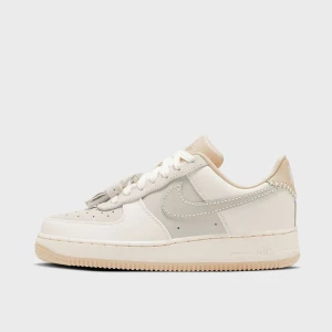 Zdjęcie produktu Nike WMNS Air Force 1 07 kobiety beż rozmiar Buty