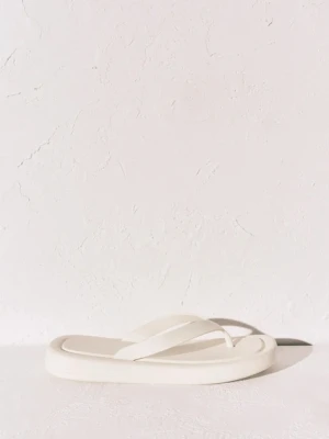 women'secret japonki na płaskim obcasie damskie SI FLIP FLOP CREAM