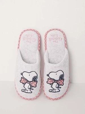 women'secret kapcie Snoopy kolor różowy 4998034