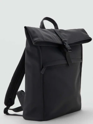 Woskowany plecak z zapięciem na klapę czarny - Mężczyzna - Rozmiar uniwersalny - MANGO MAN