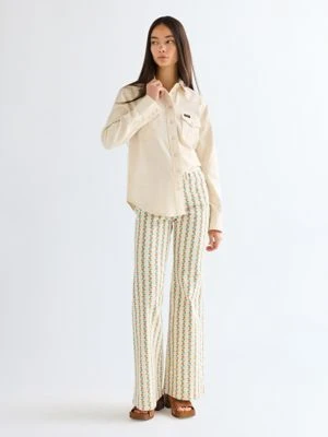 Wrangler 70S Flare Jean Folksy Floral Size 33 x32