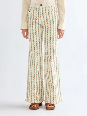 Wrangler 70S Flare Jean Folksy Floral Size 33 x32