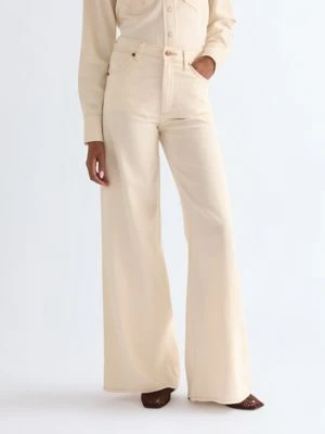 Wrangler Canyon Loose Lightweight Jean Natural Size 34 x32