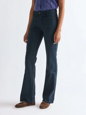 Wrangler Flare Jean Navy Size 32 x34