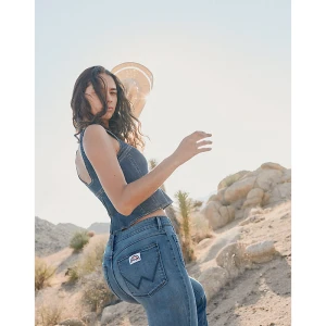 Wrangler Flare Jean Pioneer Pop Size 34 x34
