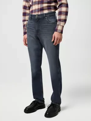 Wrangler Greensboro Medium Stretch Straight Jean Ocean Storm Size 44 x32