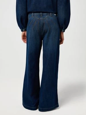 Wrangler High Rise Loose Denim Trouser Homestead Haze Size 32 x32