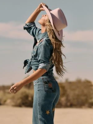 Wrangler Lainey Wilson x Wrangler Emb Wide Leg Jean Denim Denim Size