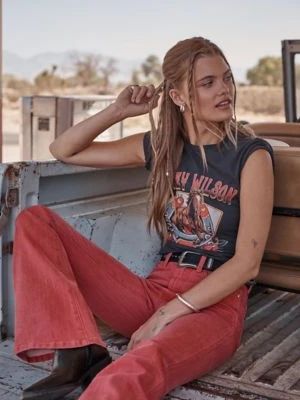 Wrangler Lainey Wilson x Wrangler Lainey Flare Jean Washed Red Size 31 x32