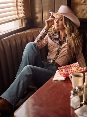 Wrangler Lainey Wilson x Wrangler Lainey Mae Boot Denim Denim Size 29 x32