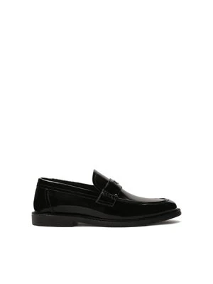 Wsuwane czarne loafersy z monogramem Kazar