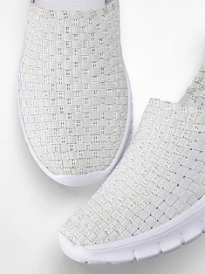 Wygodne buty wsuwane na elastycznej podeszwie bonprix