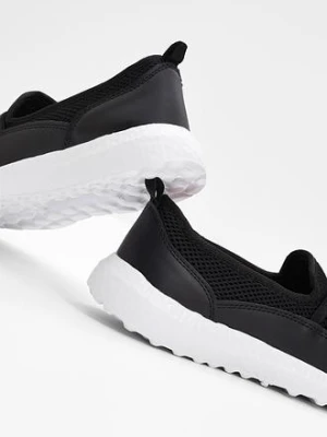 Wygodne sneakersy wsuwane z lekką podeszwą bonprix
