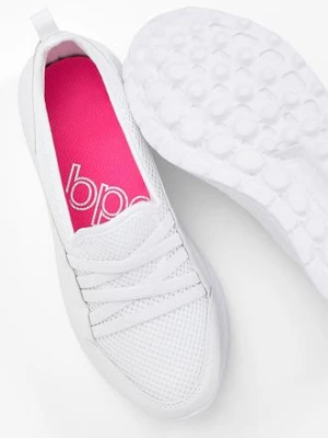 Wygodne sneakersy wsuwane z lekką podeszwą bonprix