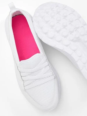 Wygodne sneakersy wsuwane z lekką podeszwą bonprix
