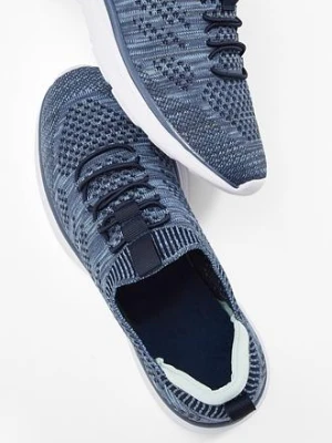 Wygodne sneakersy wsuwane z miękkiego materiału bonprix