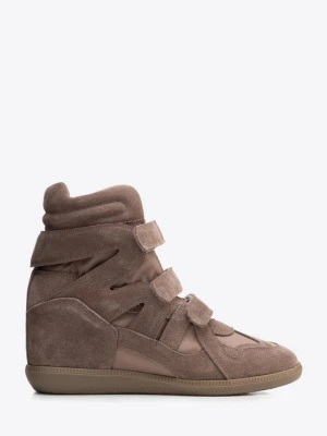Wysokie sneakersy ze skóry zamszowej na koturnie ciemny beż Wittchen