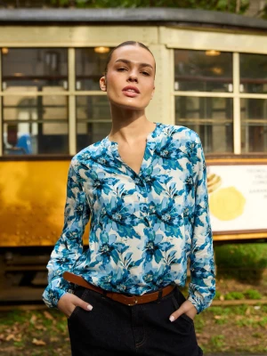 Wzorzysta koszula niebieska Moodo